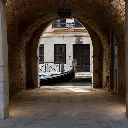 Italiahaus - Ca' Olivo Loft With Canal View In Rialto Apartment Venice