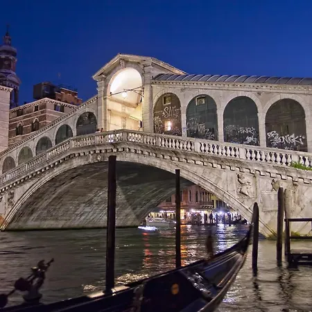 Italiahaus - Ca' Olivo Loft With Canal View In Rialto Venice