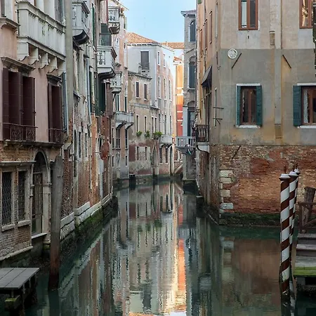 Apartment Italiahaus - Ca' Olivo Loft With Canal View In Rialto Venice