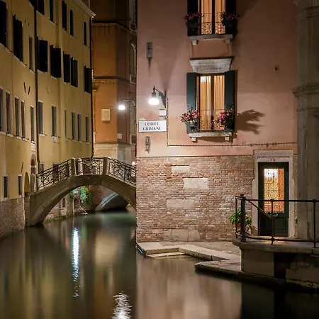 Italiahaus - Ca' Olivo Loft With Canal View In Rialto *