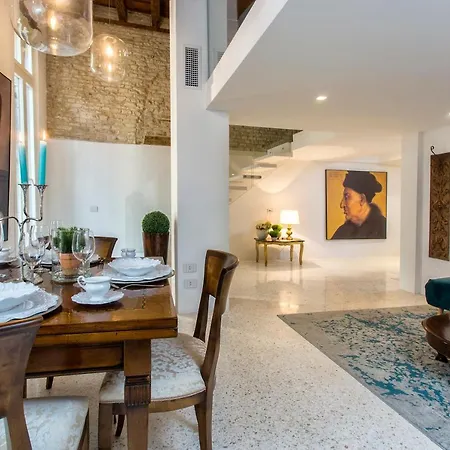 Italiahaus - Ca' Olivo Loft With Canal View In Rialto